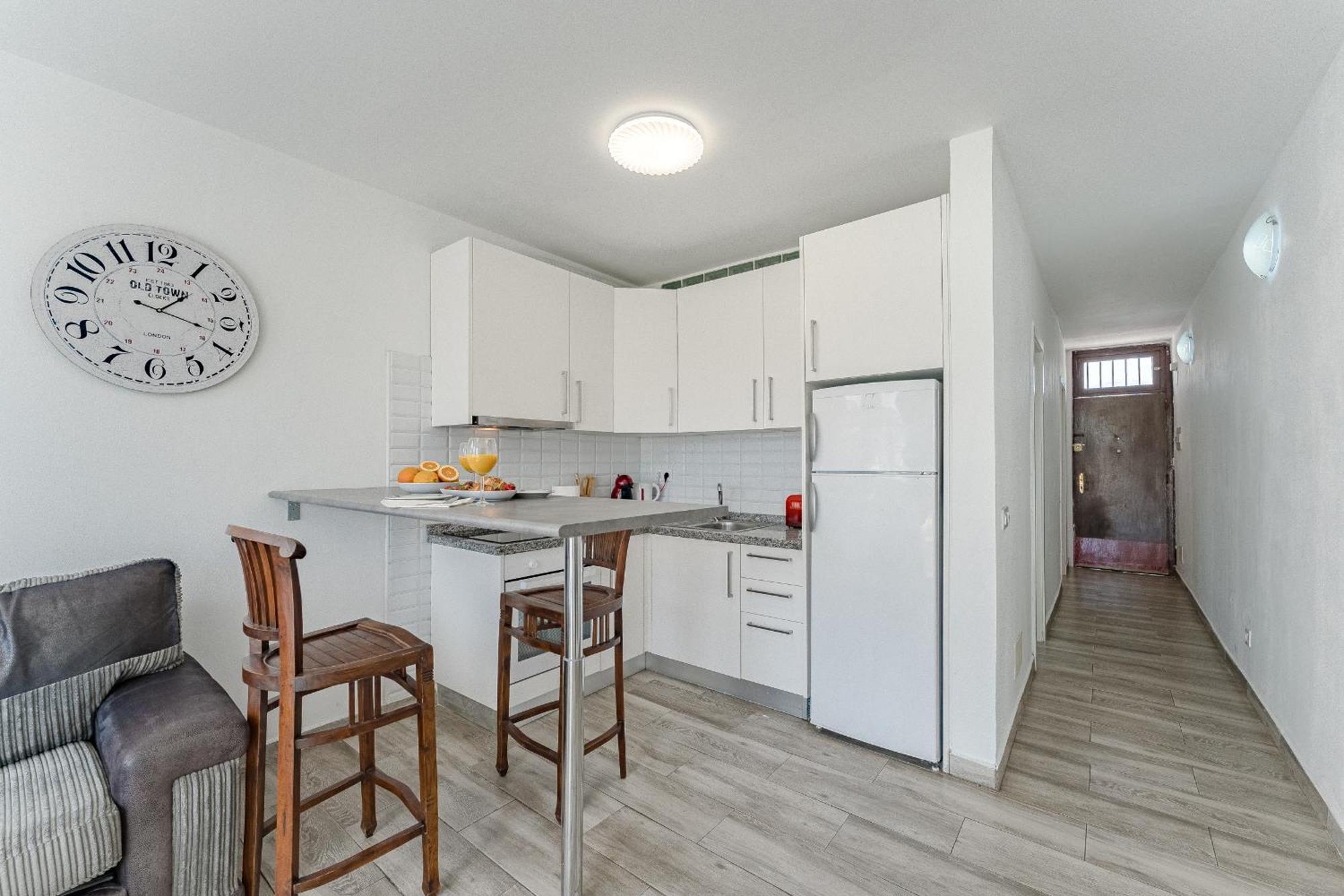 Primavera Tranquil Retreat 2-Bedroom Apartment With Balcony, Garden View & Fiber Wifi Arona  Exterior foto