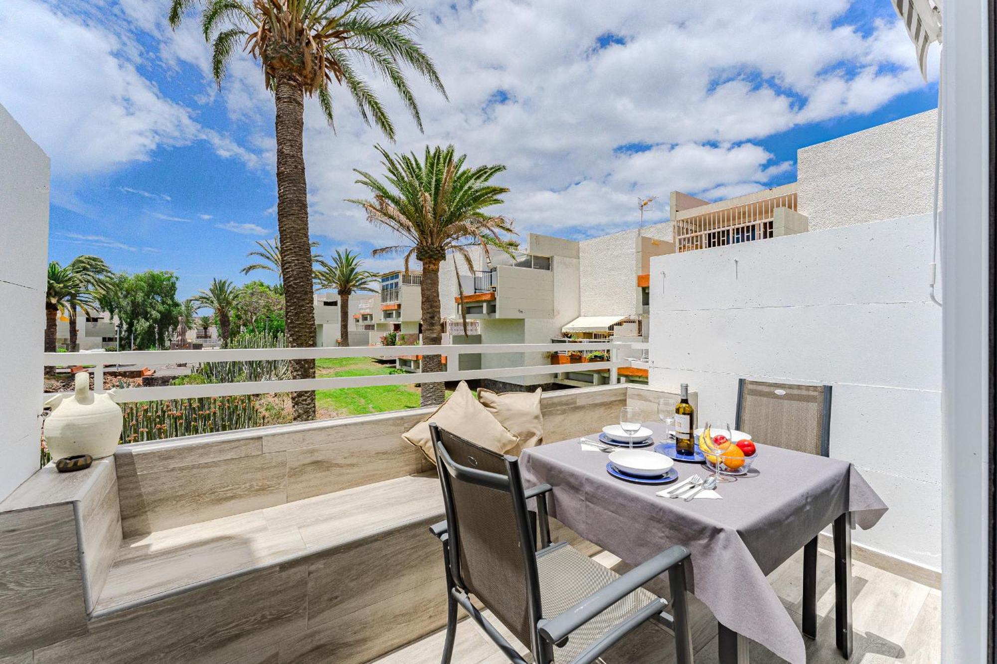 Primavera Tranquil Retreat 2-Bedroom Apartment With Balcony, Garden View & Fiber Wifi Arona  Exterior foto