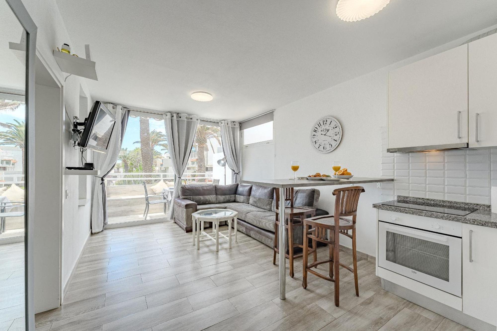 Primavera Tranquil Retreat 2-Bedroom Apartment With Balcony, Garden View & Fiber Wifi Arona  Exterior foto